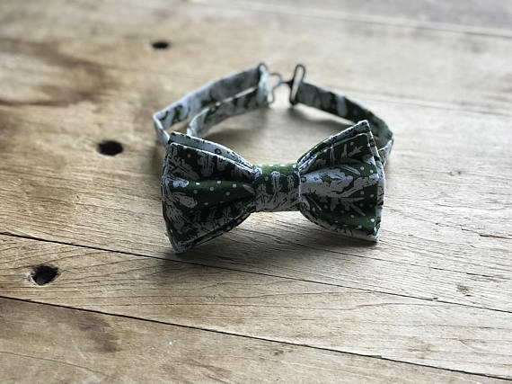 Dapper Lad Bow Tie ~ Green and Ivory Snowflake ~ Bow Tie