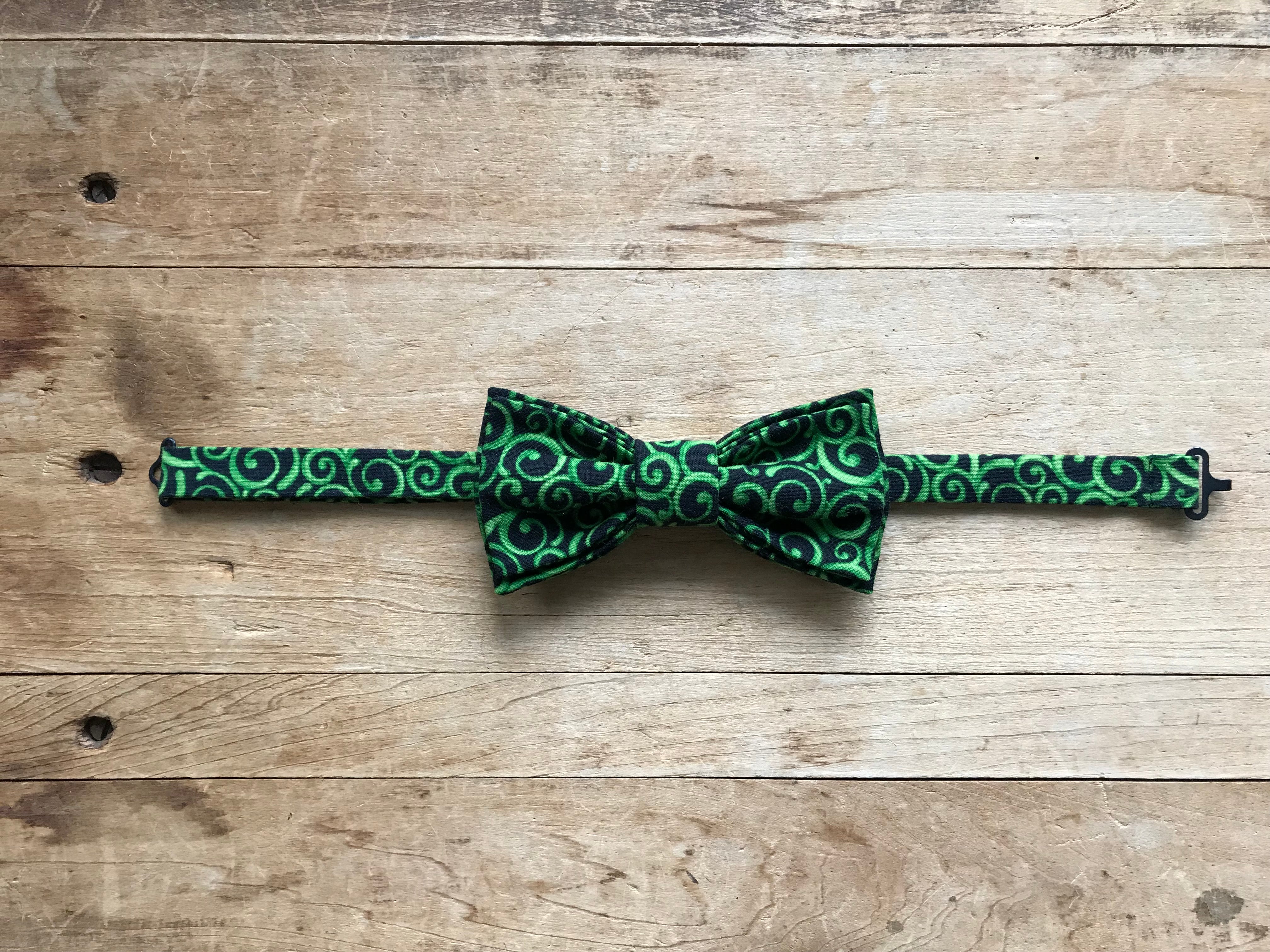 St. Patrick’s Day | Gent Bow Tie | Adjustable | Black with Green Filigree/Swirls | Handmade