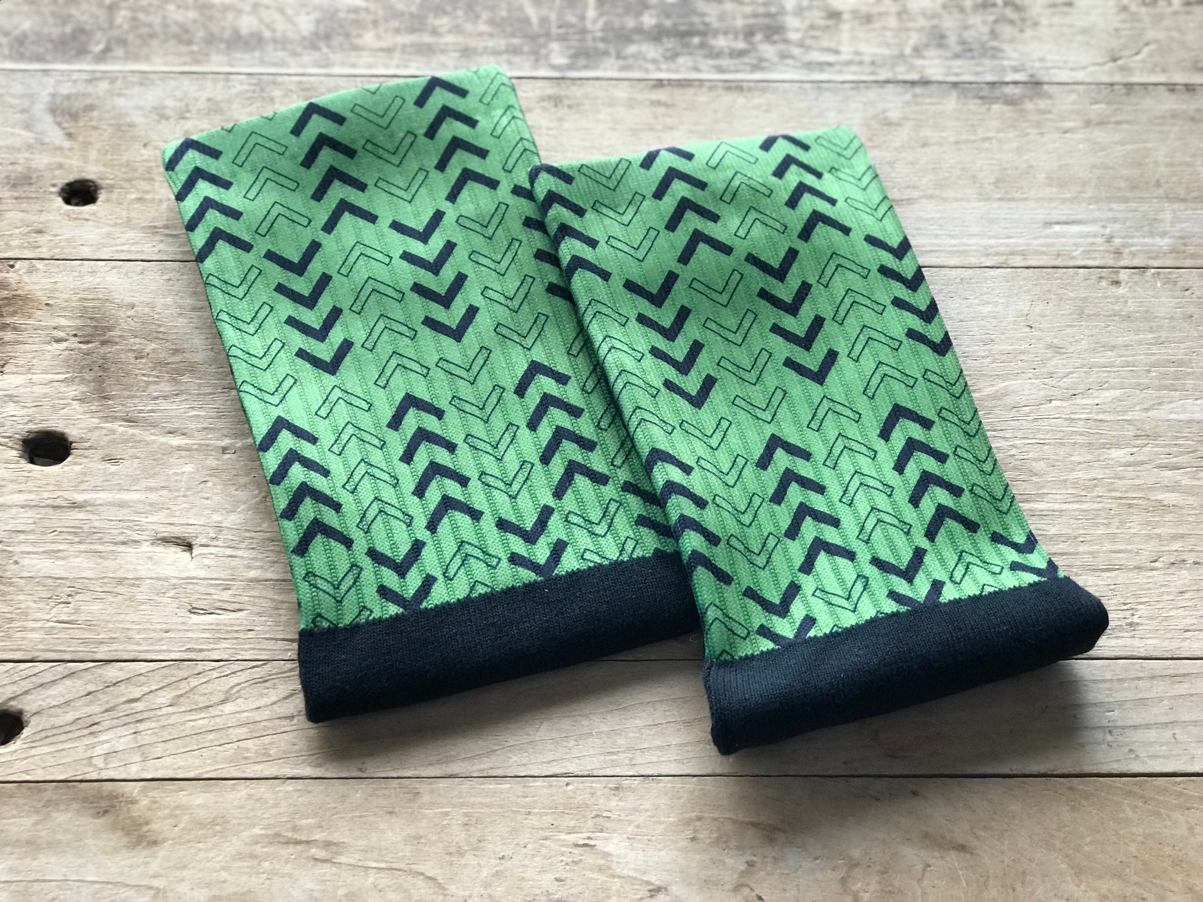 Abstract Lined Arrows Crew Socks (Green & Black)